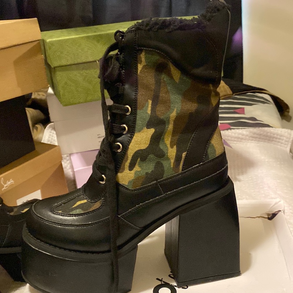 Cute Platform Boots - image 1